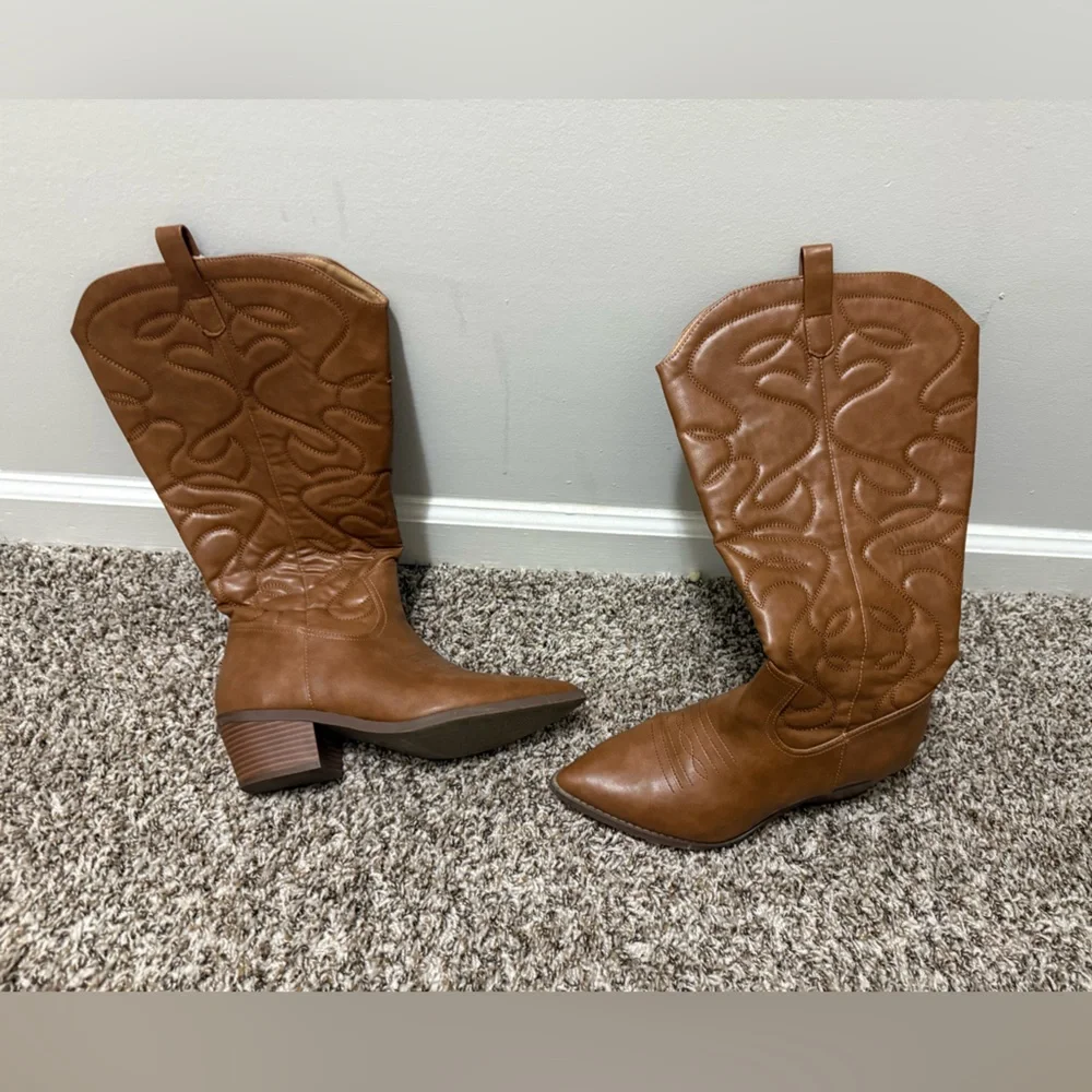 Brown Western-Style Women's Boots - Picture 1 of 4
